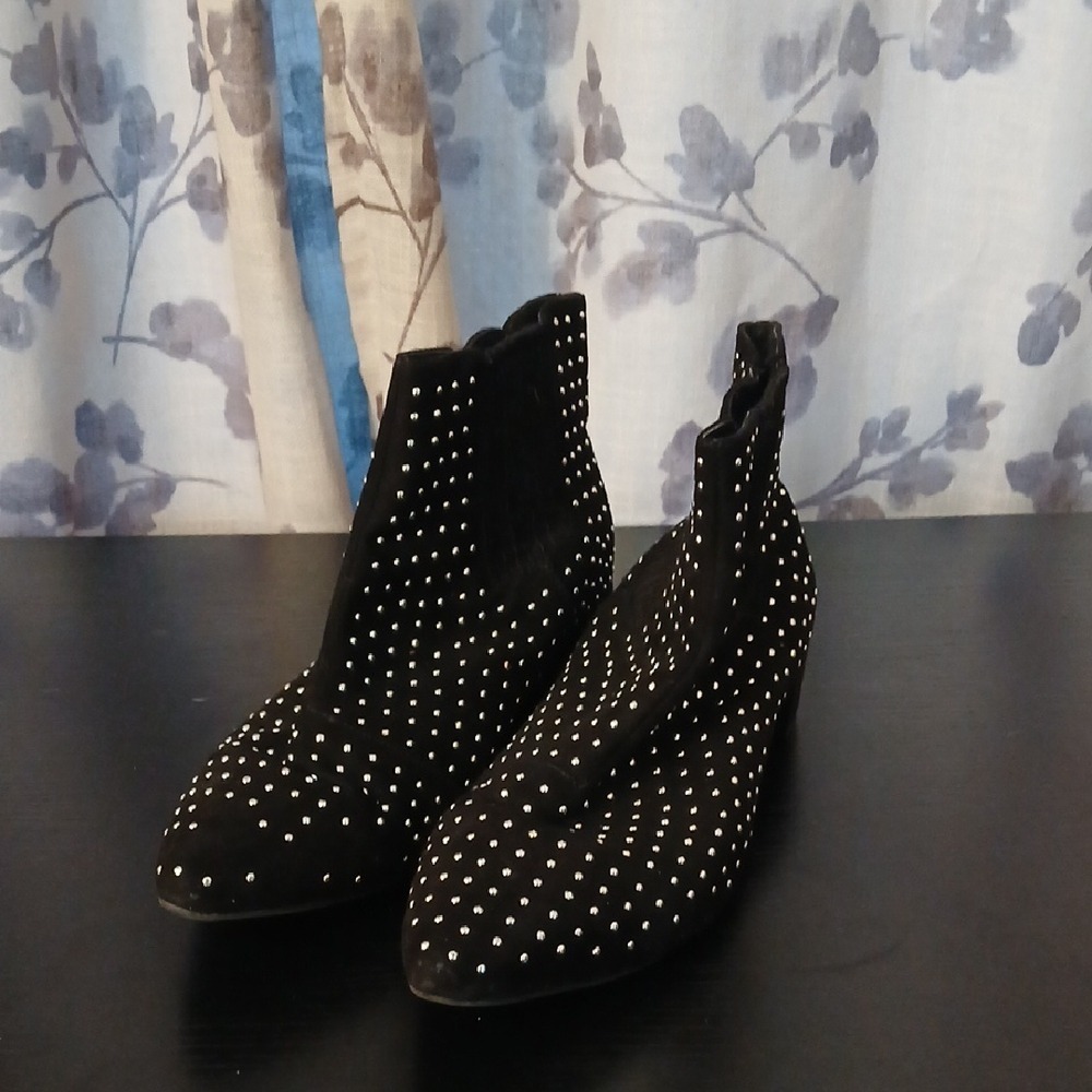 Chic Black Studded Ankle Booties